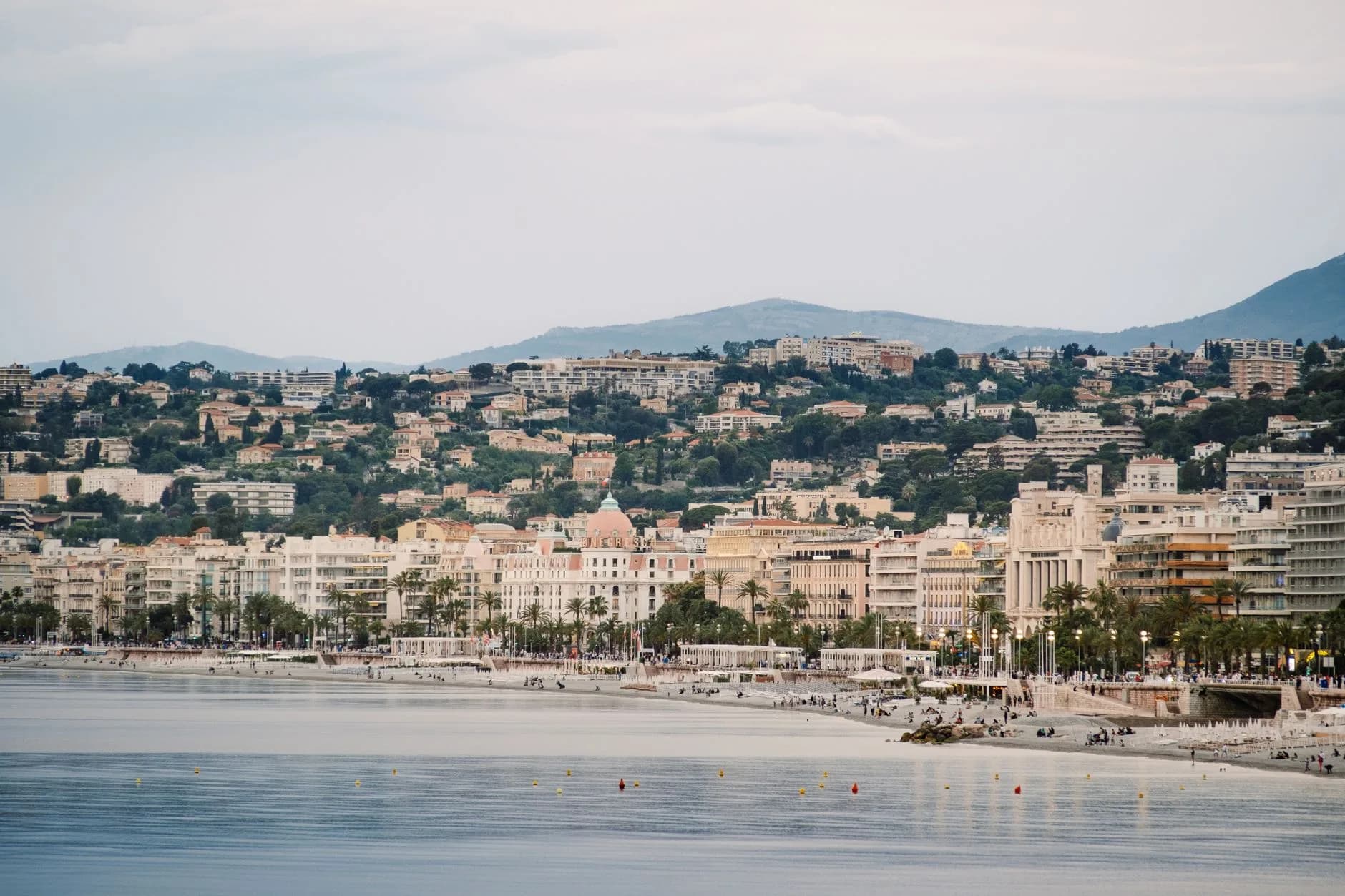PME de Nice et Côte d'Azur : 5 automatisations IA par secteur